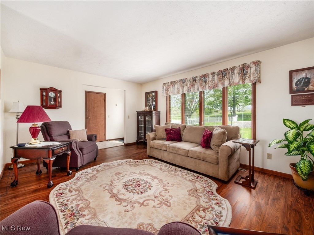 3015 Shaw Rd, Zanesville, Ohio image 5