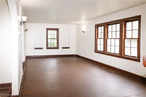 Tiny photo for 472 W 6th Street, Mansfield, OH 44903 (MLS # 5239128)