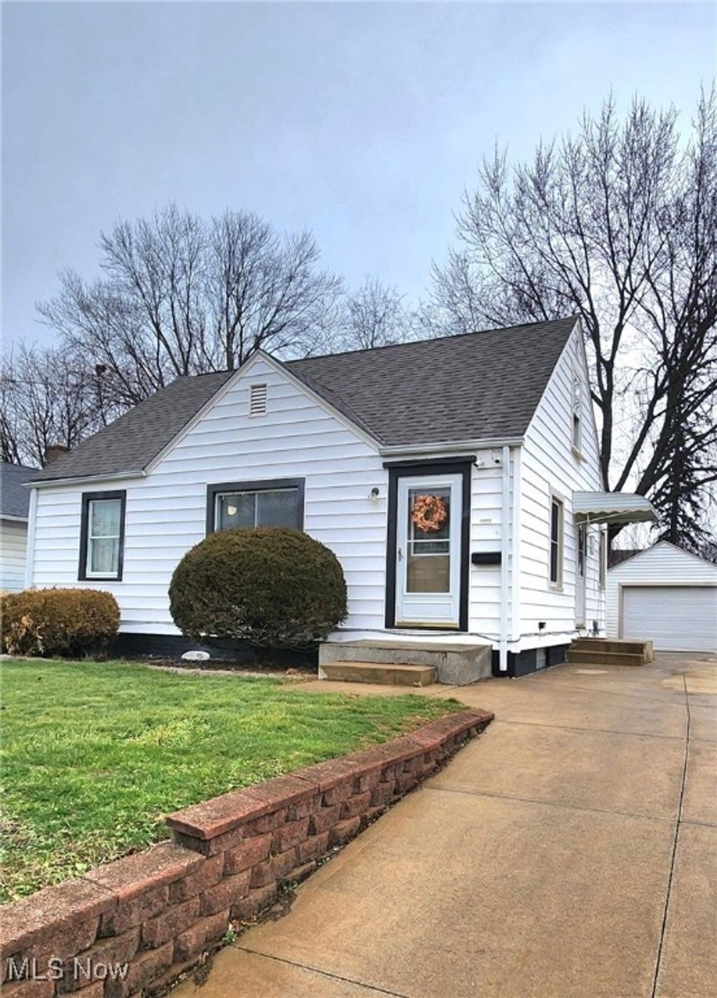 Photo of 1209 17th Street NE, Canton, OH 44705 (MLS # 5180739)