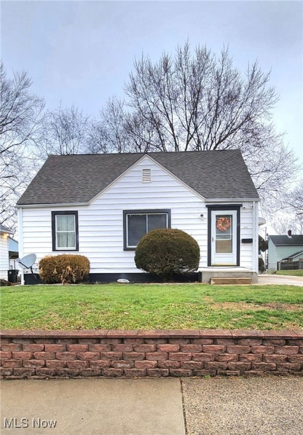 Photo of 1209 17th Street NE, Canton, OH 44705 (MLS # 5180739)