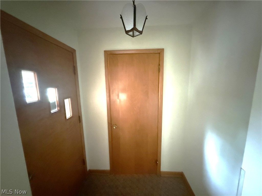 Photo of 1952 Dodge Drive NW, Warren, OH 44485 (MLS # 5206607)