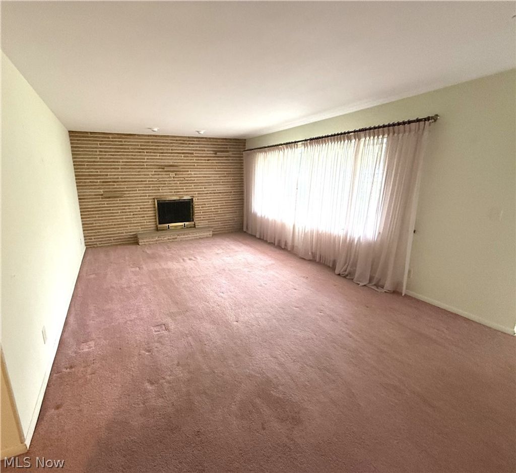 Photo of 1952 Dodge Drive NW, Warren, OH 44485 (MLS # 5206607)