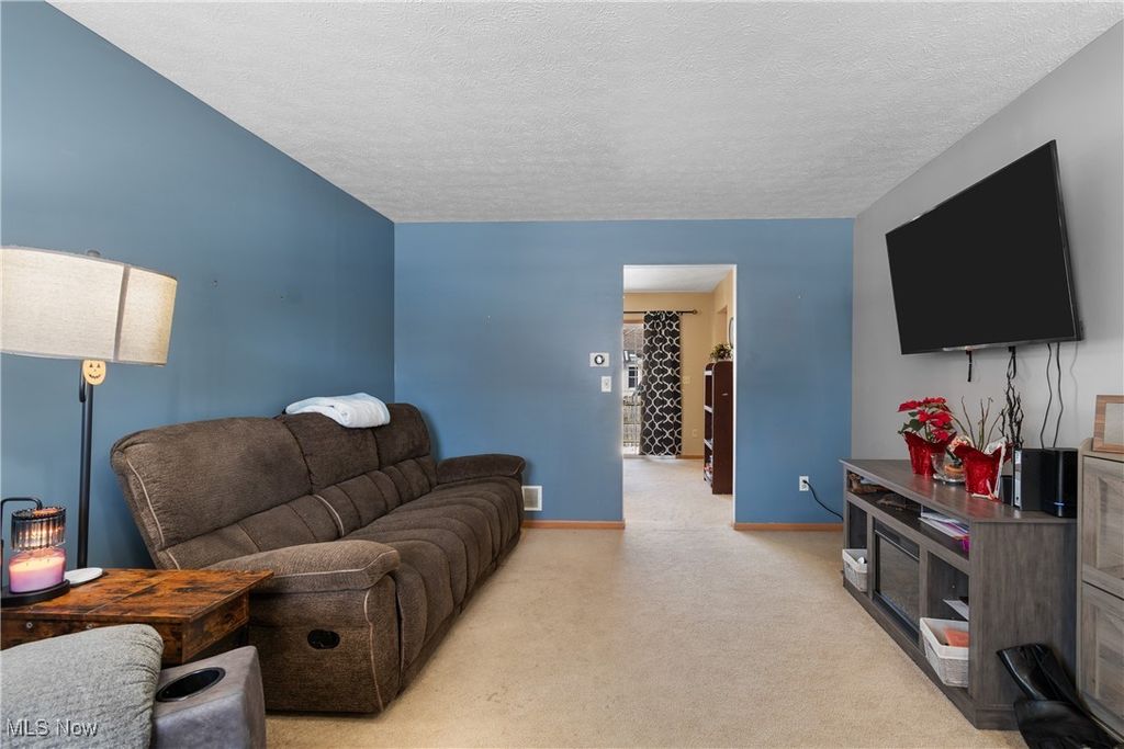 Photo of 36 Devonshire Drive, Akron, OH 44312 (MLS # 5183535)