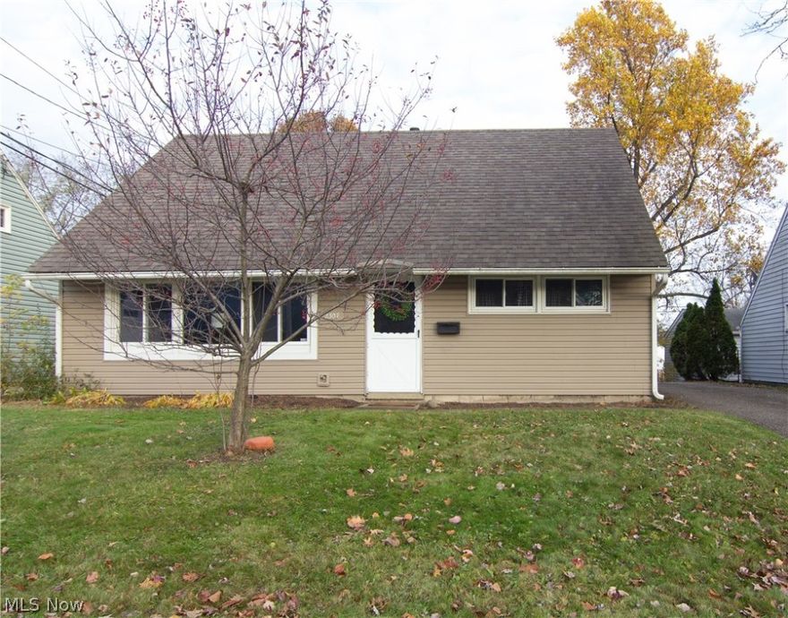 Welcome Home! Move in ready, light and bright charming 4 bedroom, 1 bath- 50's style Cape Cod in Cuyahoga Falls. Conveniently located to parks
and Portage Crossing Shopping District. Completely updated in 2009- New roof, windows, siding, kitchen and 2 car garage. 2018-New Furnace
2018- New Hot Water Tank- 2019 Updated Bathroom. Serene outdoor space with mature trees and gated fenced in backyard.
All appliances stay, including Washer & Dryer purchased in 2016

What I love about this home!
Cozy and charming Heslop Cape, well maintained!
Great central location with activities all around.