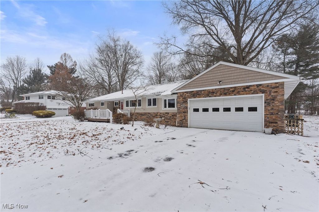 Photo of 3031 Morewood Road, Fairlawn, OH 44333 (MLS # 5179083)
