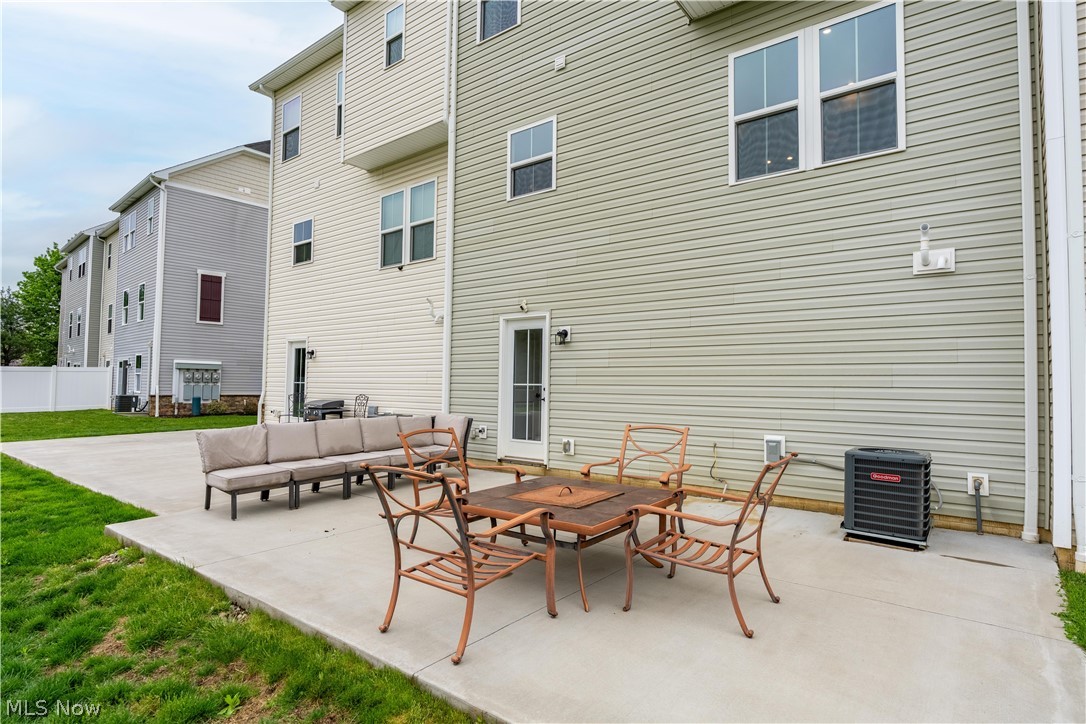 In/Twnhms/Stonebridge Ph 1 As - Residential