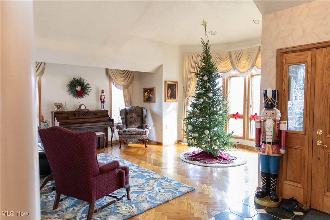 102 Hunters Ridge Road, Wheeling, West Virginia image 2