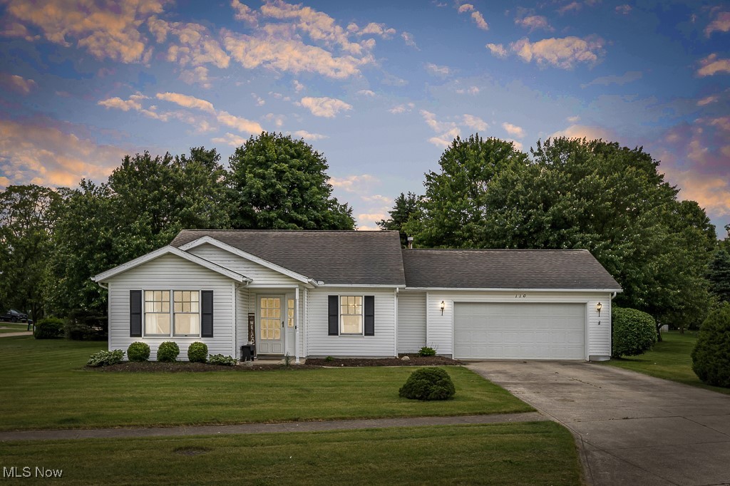 110 Parkside Drive, Creston, Ohio image 1