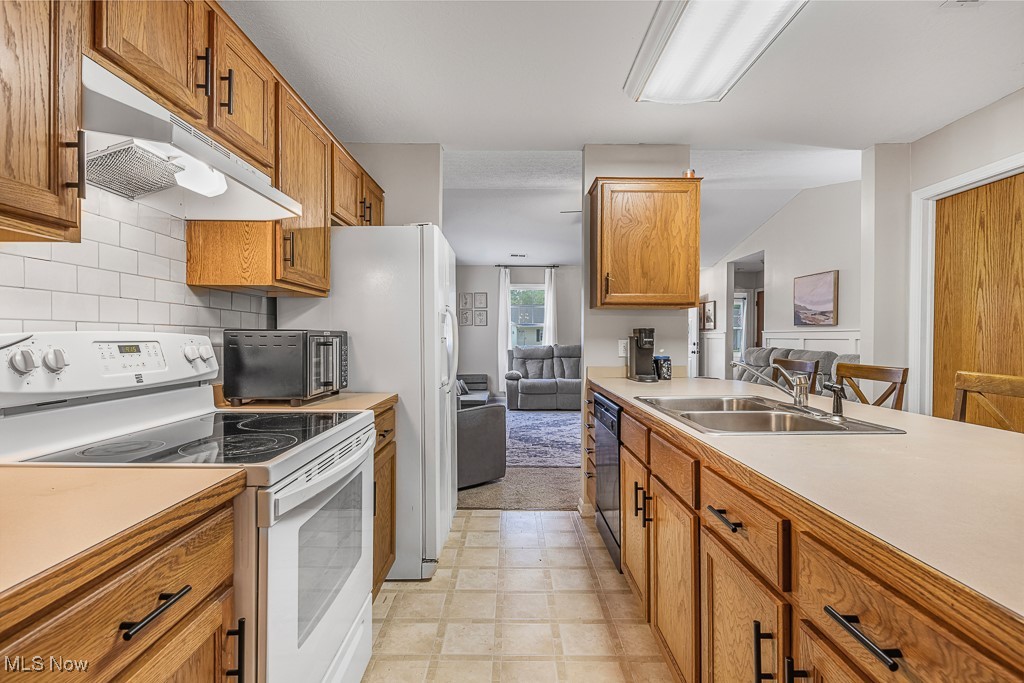 110 Parkside Drive, Creston, Ohio image 13