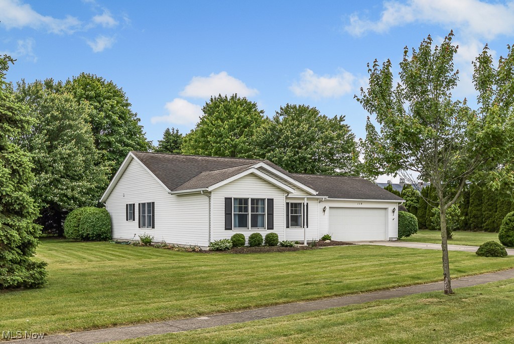 110 Parkside Drive, Creston, Ohio image 3