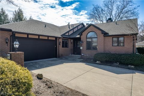 Photo of 101 N Circle Drive, Canton, OH 44709 (MLS # 5189717)