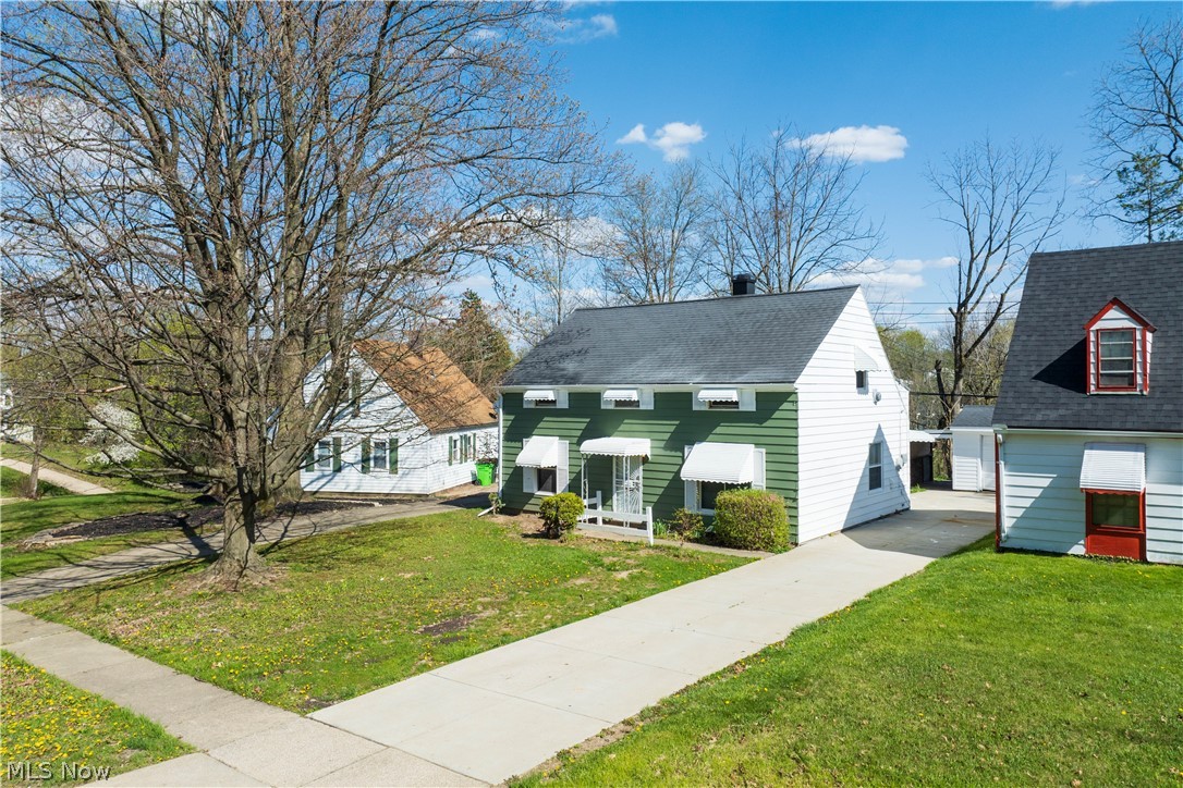 Robert Dvoraks Brentwood Village - Residential