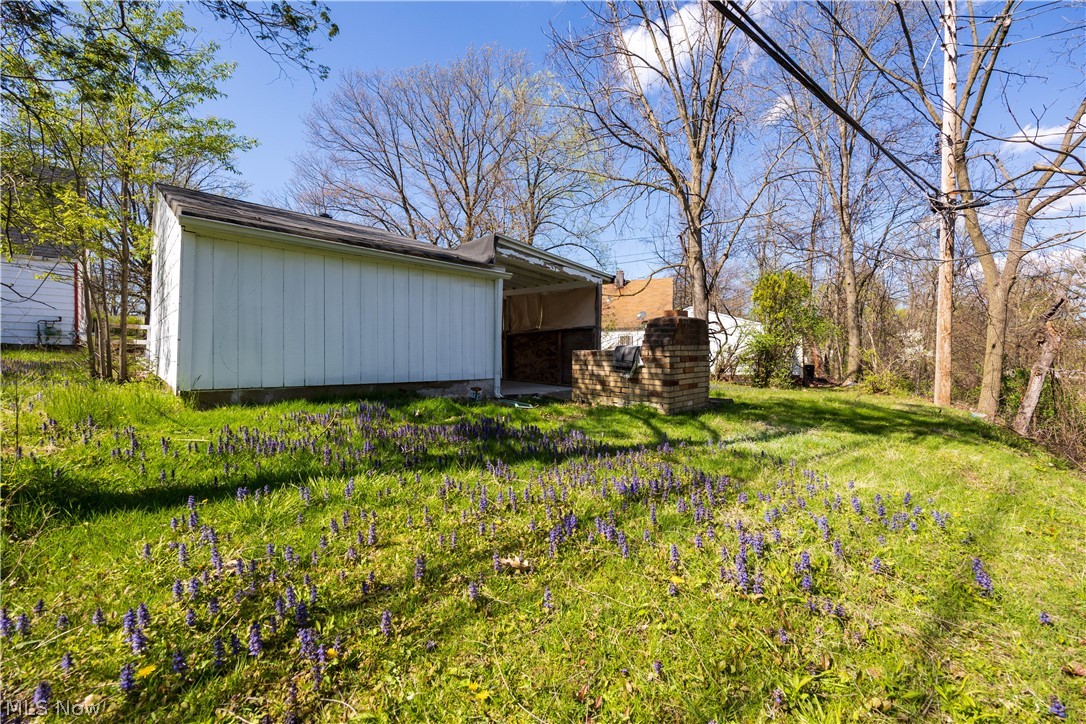 Robert Dvoraks Brentwood Village - Residential