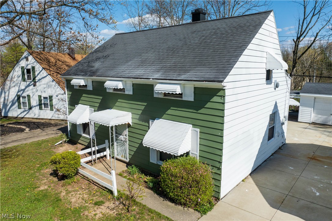 Robert Dvoraks Brentwood Village - Residential