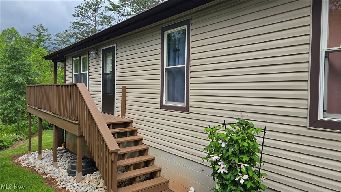 762 Farrow Hill Road, Davisville, West Virginia image 3