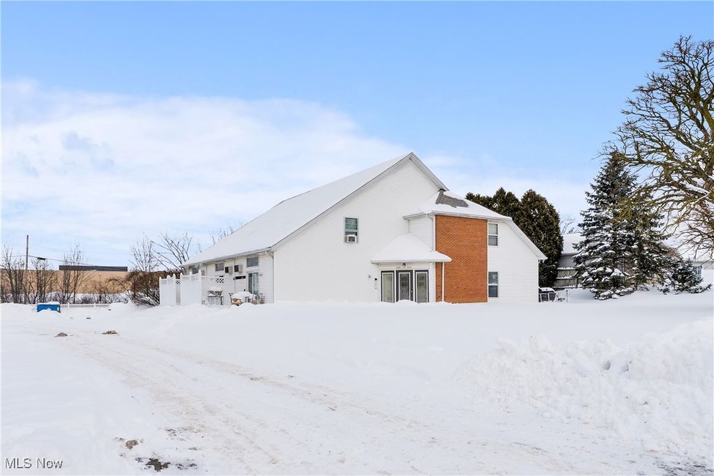 Photo of 6042 Callaway Circle #5, Youngstown, OH 44515 (MLS # 5185382)