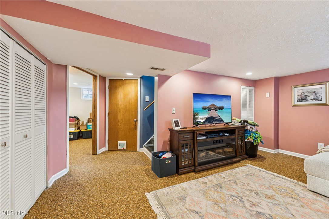 Hoy Lo Mae - Residential