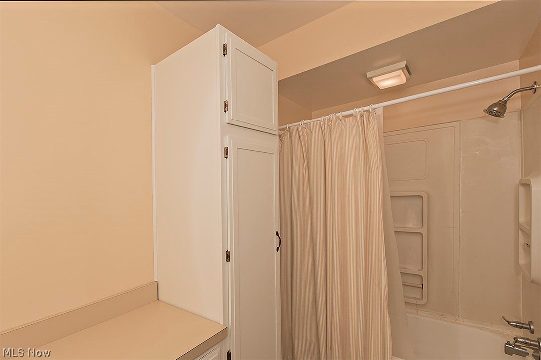 Shaker Lakes - Residential