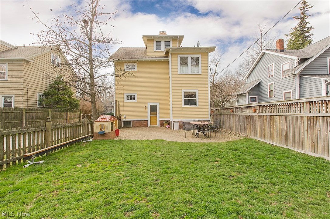 Shaker Lakes - Residential