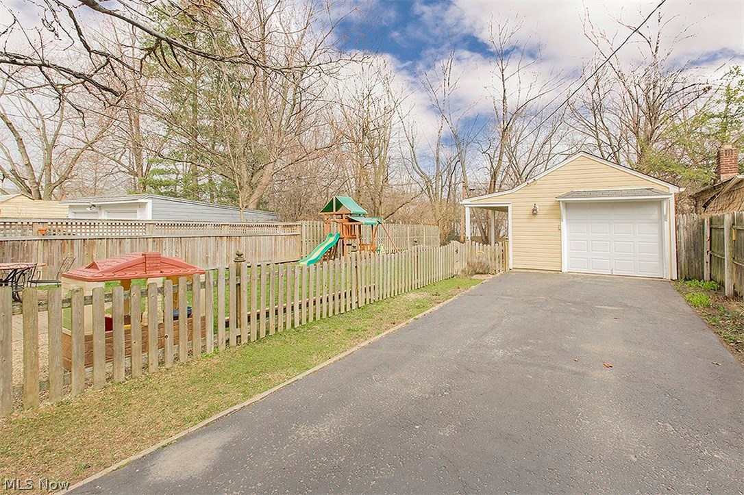 Shaker Lakes - Residential