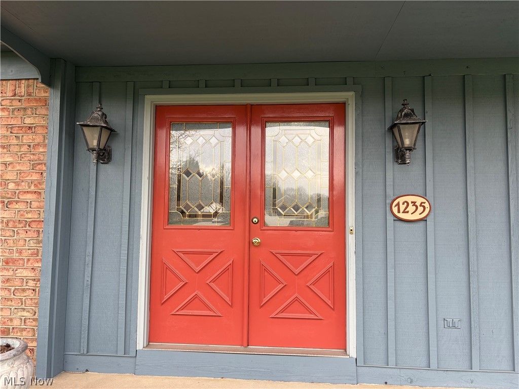 Photo of 1235 Briarview Avenue NW, North Canton, OH 44720 (MLS # 5197712)