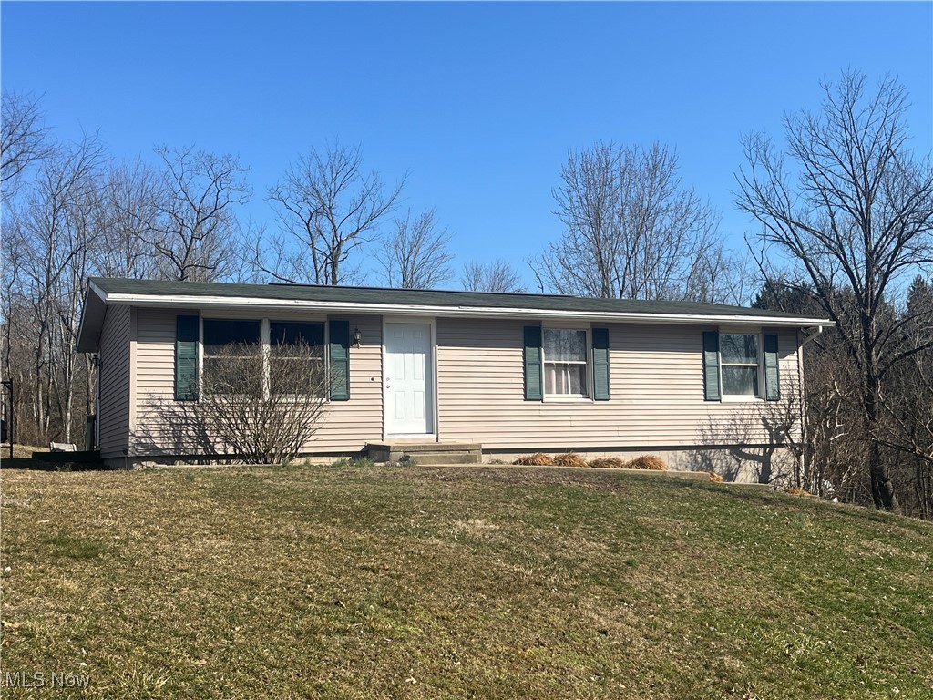 3835 Holbein Drive, Zanesville, Ohio image 1
