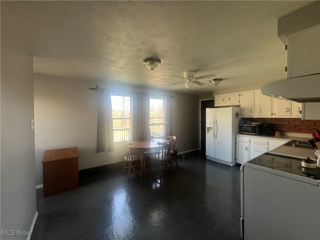 3835 Holbein Drive, Zanesville, Ohio image 6