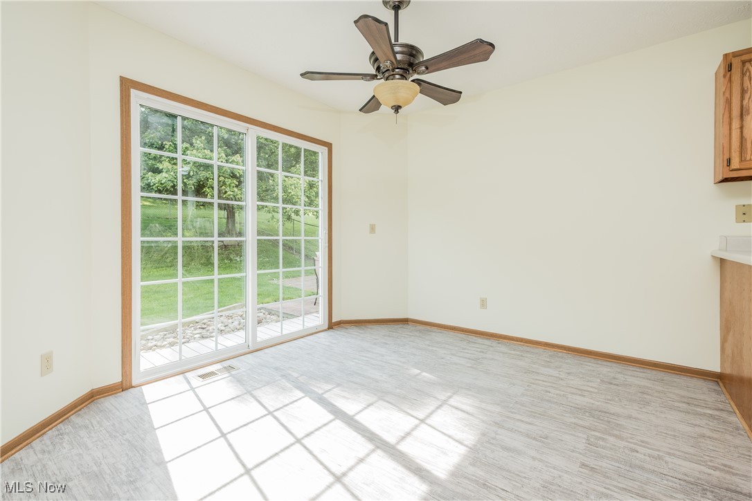 10237 Middlebranch Avenue, Hartville, Ohio image 8