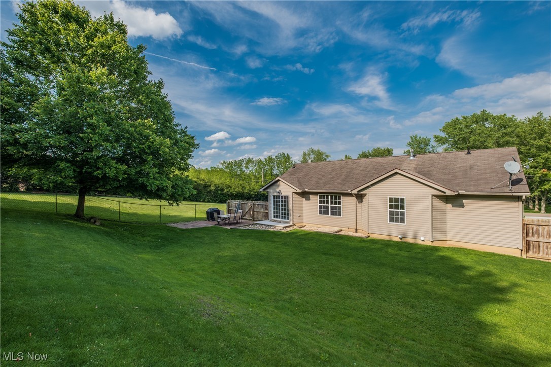10237 Middlebranch Avenue, Hartville, Ohio image 25