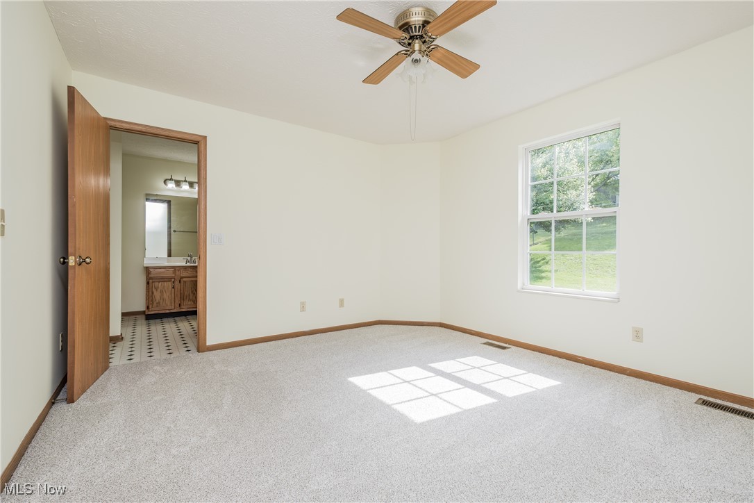 10237 Middlebranch Avenue, Hartville, Ohio image 13
