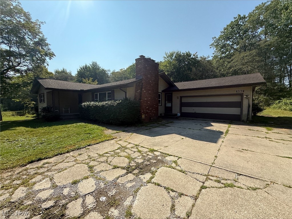 This is an ONLINE ONLY foreclosure sale. There are NO SHOWINGS. Deposit due by wire transfer within 48 upon conclusion . Cash deal; funding must take place within 30 days of confirmation of sale. 5% Buyer’s Premium shall apply. Subject to postponement and cancellation. Full terms and conditions at online registration.