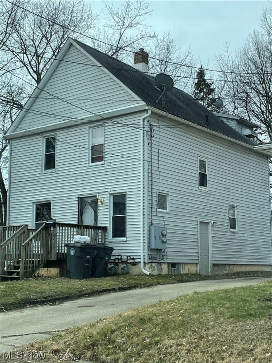 Great investment opportunity. 2 units both occupied. Unit 1, door located downstairs, has 3 bedrooms and 2 bath (approx. 900 Sq. ft.) Unit 2, the upstairs has 2 bedroom and 1.5 bath (approx. 700 sq ft.) Laundry in each unit, 2 New gas Hot H2O tanks as of 7-26-23. Do not miss this opportunity, must have Proof of funds prior to all showings.