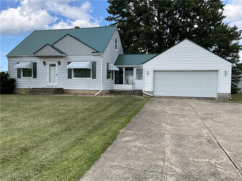 Nice cozy 3 bedroom, 1 bath home on 3/4 of an acre. 2 car attached garage, breezeway, & basement. Updated kitchen, 3 year old metal roof, furnace & central updated in 2023 & hot water heater. in 2018. Also includes an older 20' x 68' pole barn. Located on St Rt 60 just north of New London.
Property sells at live public auction on Wednesday, October 2, 2024 at 5pm.
Open Houses: Wednesday, August 28th from 4:30 - 6 pm
Tuesday, September 10th from 4:30 - 6 pm