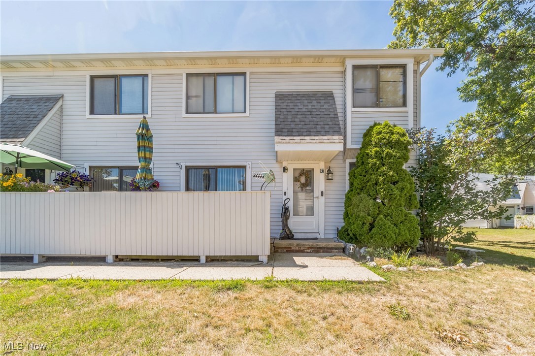 Charming 2-Bedroom End-Unit Condo in Prime Willoughby Location!
Welcome home to this beautifully maintained 2-bedroom, 1.5-bath end-unit condo with an attached garage, tucked away in one of Willoughby’s most desirable communities! This spacious layout features a bright and inviting living area, an updated kitchen, and two comfortable bedrooms offering a cozy retreat. Enjoy the added privacy of an end-unit and unwind on your peaceful back porch — the perfect spot for morning coffee or evening relaxation. The community offers well-kept grounds, a pool, and recreation amenities for residents to enjoy. Whether you’re a first-time buyer, downsizer, or investor, this condo checks all the boxes for comfort, convenience, and location. Schedule your private showing today!