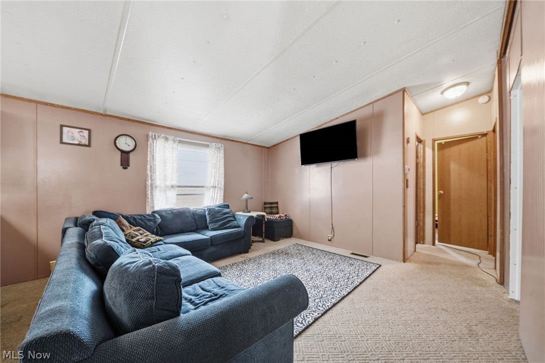 4534 Lake Road E 23