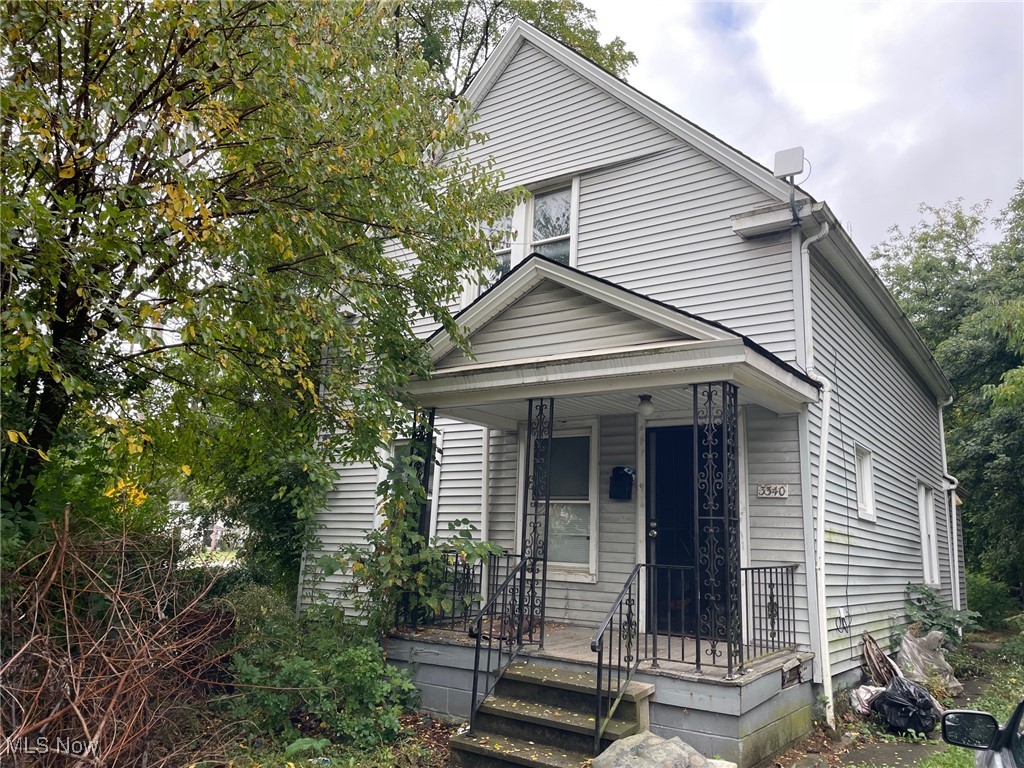 Attention Investors... 3 Bedroom 1 Bath Single Family home in the 44127 zip code. Needs full rehab and has about 3 feet of water in the basement. Being sold "as-is". Buyer assumes the POS Violations at closing (POS has been ordered). Seller will not consider any "sight unseen", "assignable" or "Seller Financing" offers.