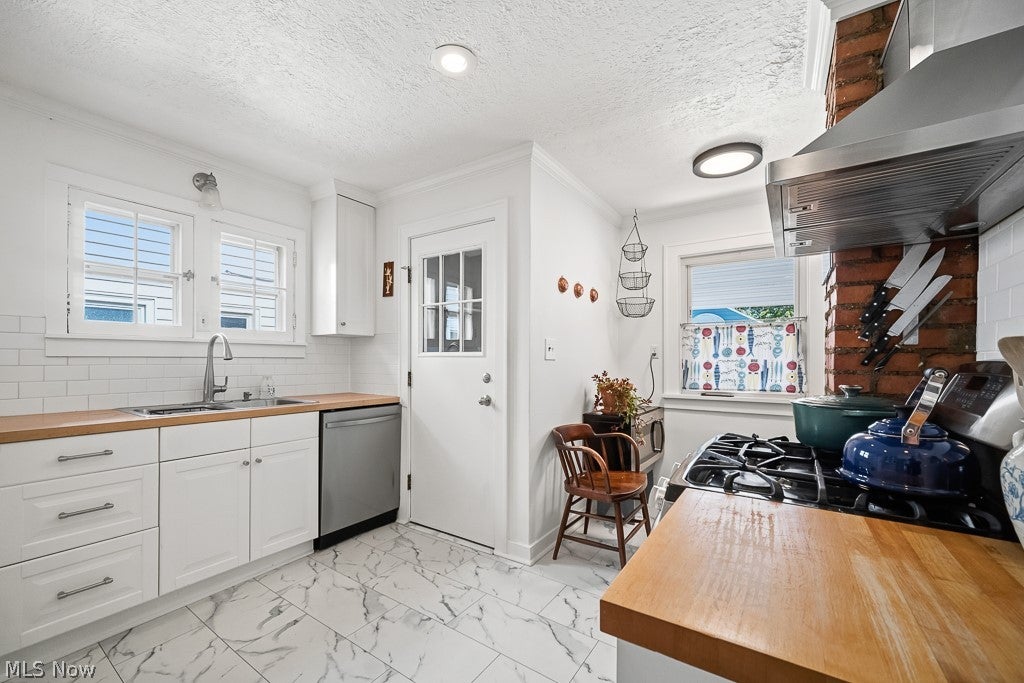 4029 W 157th Street