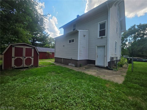 Tiny photo for 1226 Shriver Avenue NE, Canton, OH 44705 (MLS # 5240638)