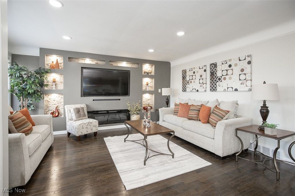 Photo of 4631 Belfiore Road, Warrensville Heights, OH 44128 (MLS # 5180403)