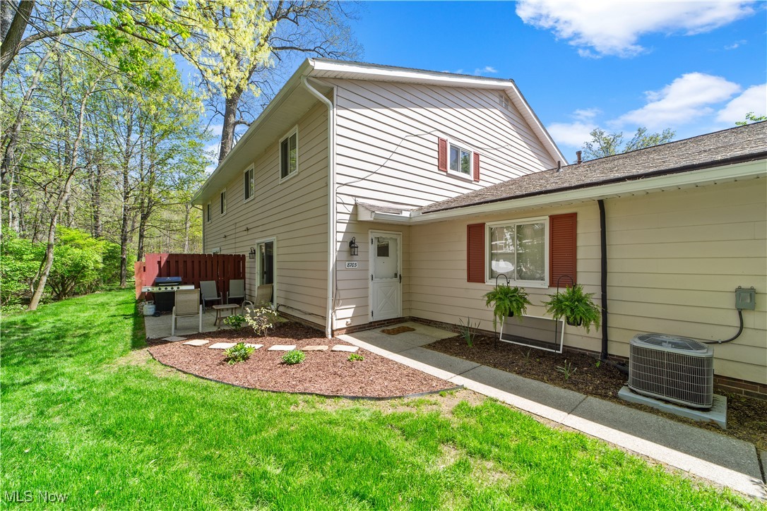 8703 Fox Rest Drive #34, Brecksville, Ohio image 2