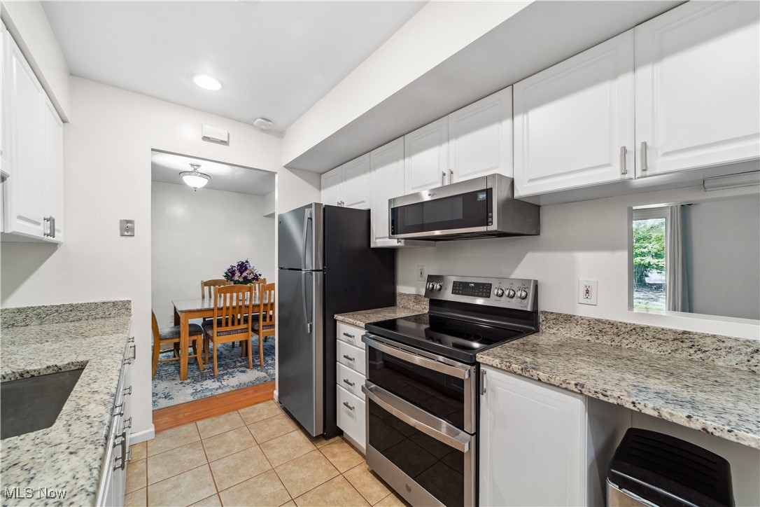 8703 Fox Rest Drive #34, Brecksville, Ohio image 9