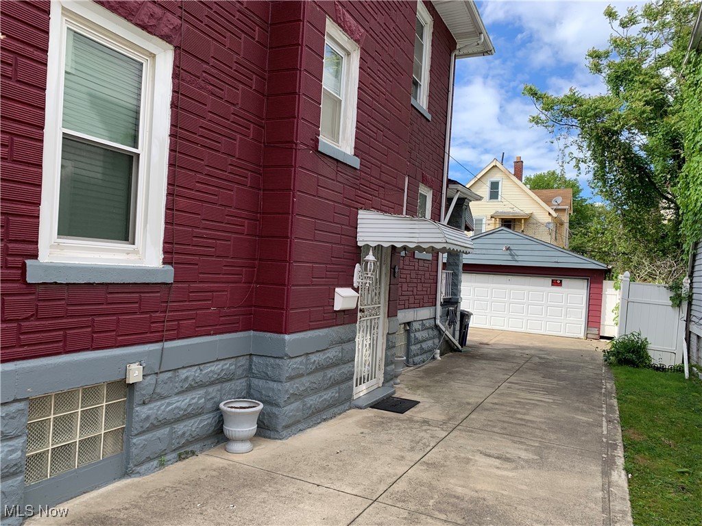 13515 Ashburton Avenue, Cleveland, Ohio image 2