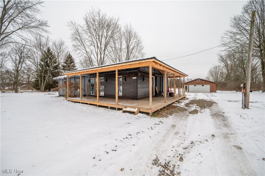 Photo of 6498 Stoddard Hayes Road, Farmdale, OH 44417 (MLS # 5176306)