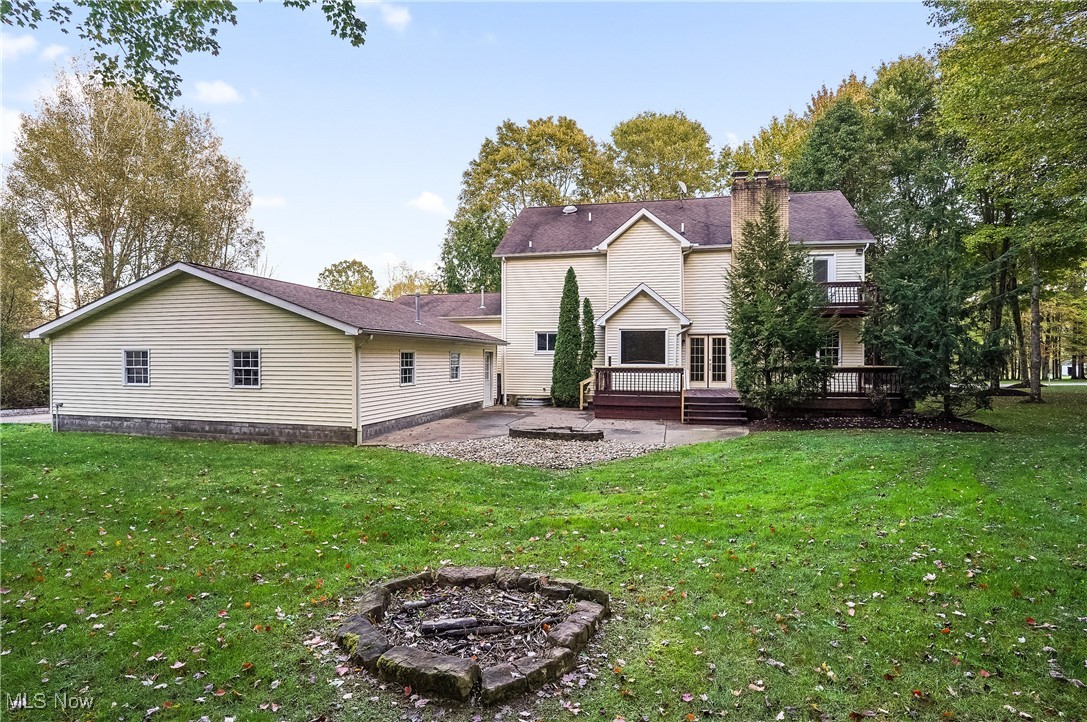 1567 Greensleaves Circle, Hubbard, Ohio image 39