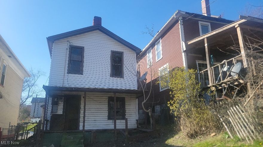 *Flipper's Dream* Positioned in a nice suburban neighborhood offering prime flip or BRRRR potential. Spacious layout with a large kitchen area. Located minutes to a hospital and many dining options in high rental area. Perfect opportunity to increase rental portfolio or flip.

Motivated seller.

Sold As-Is.