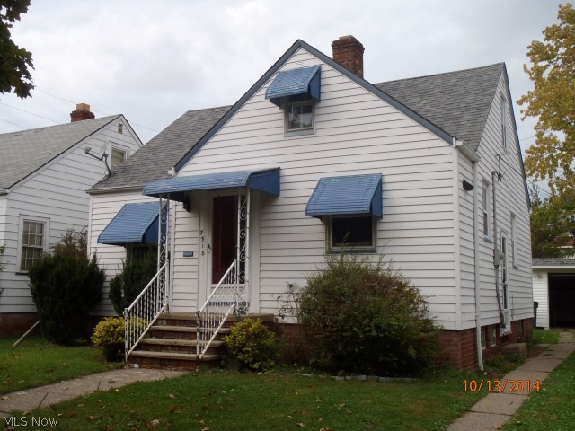 Great Opportunity with this Brooklyn Bungalow!! Over 1000 sq ft of Living Space!! 3 bedrooms, 1 full bath on first floor with bonus full bath in basement. Hardwood floors. Eat-in Kitchen. Enjoy the winter months in front of your Living Room fireplace. Plenty of storage in your full finished basement. 1 car detached garage. Close to Restaurants, Shopping and Highways!!
This is a HomePath Property.