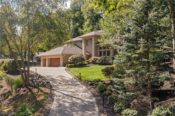 1040 RIVERWOODS DR, AKRON, OH 44313 - Image 8bc9511b5c0f86ef37ccf6fea7a8cf8e/1136305157
