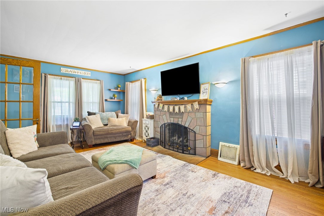 154 Crescent Drive, Akron, Ohio image 4