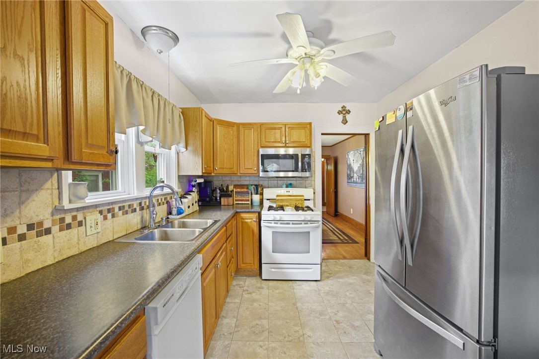 154 Crescent Drive, Akron, Ohio image 8