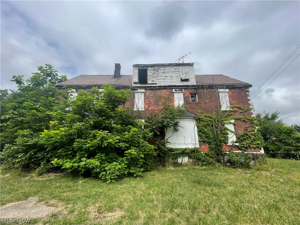 12808 Kinsman Road